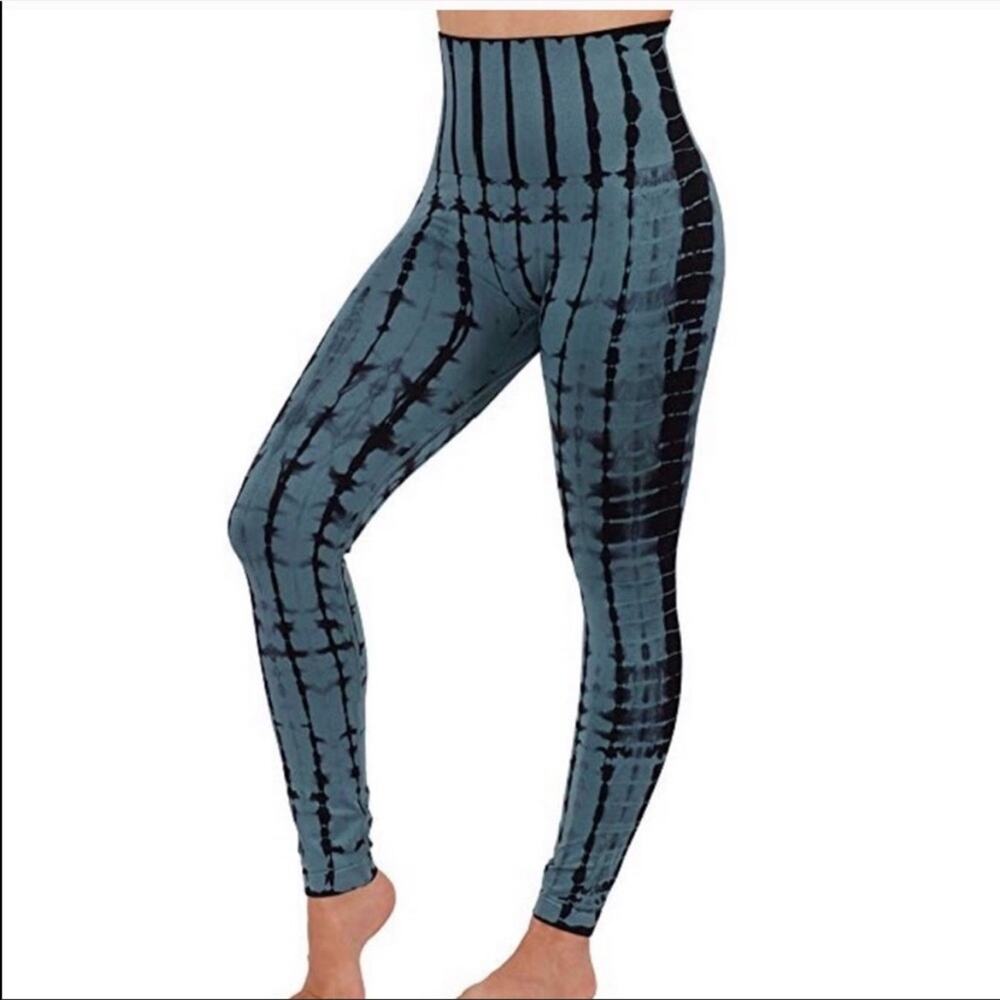 Beautiful Black and Blue Tie Dye Leggings Size Small